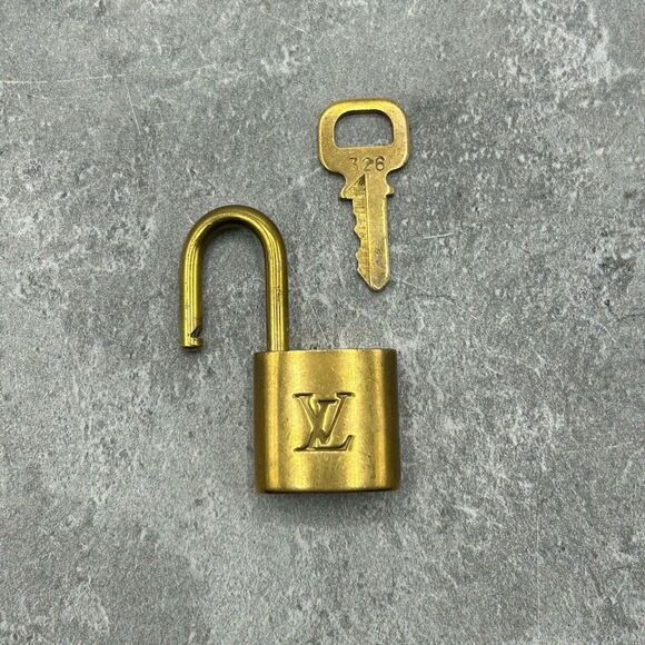 Authentic Louis Vuitton Gold Tone Single Chain Padlock & Key Charm Necklace 326 - Picture 10 of 14